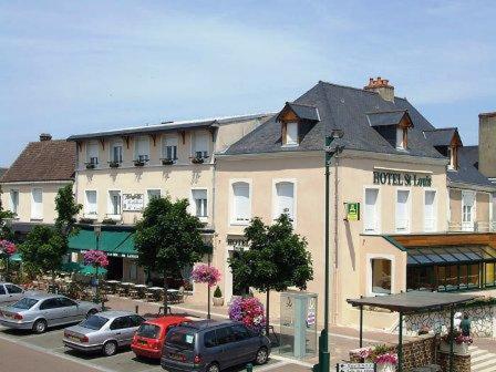 ホテル Logis Saint Louis La Suze-sur-Sarthe エクステリア 写真