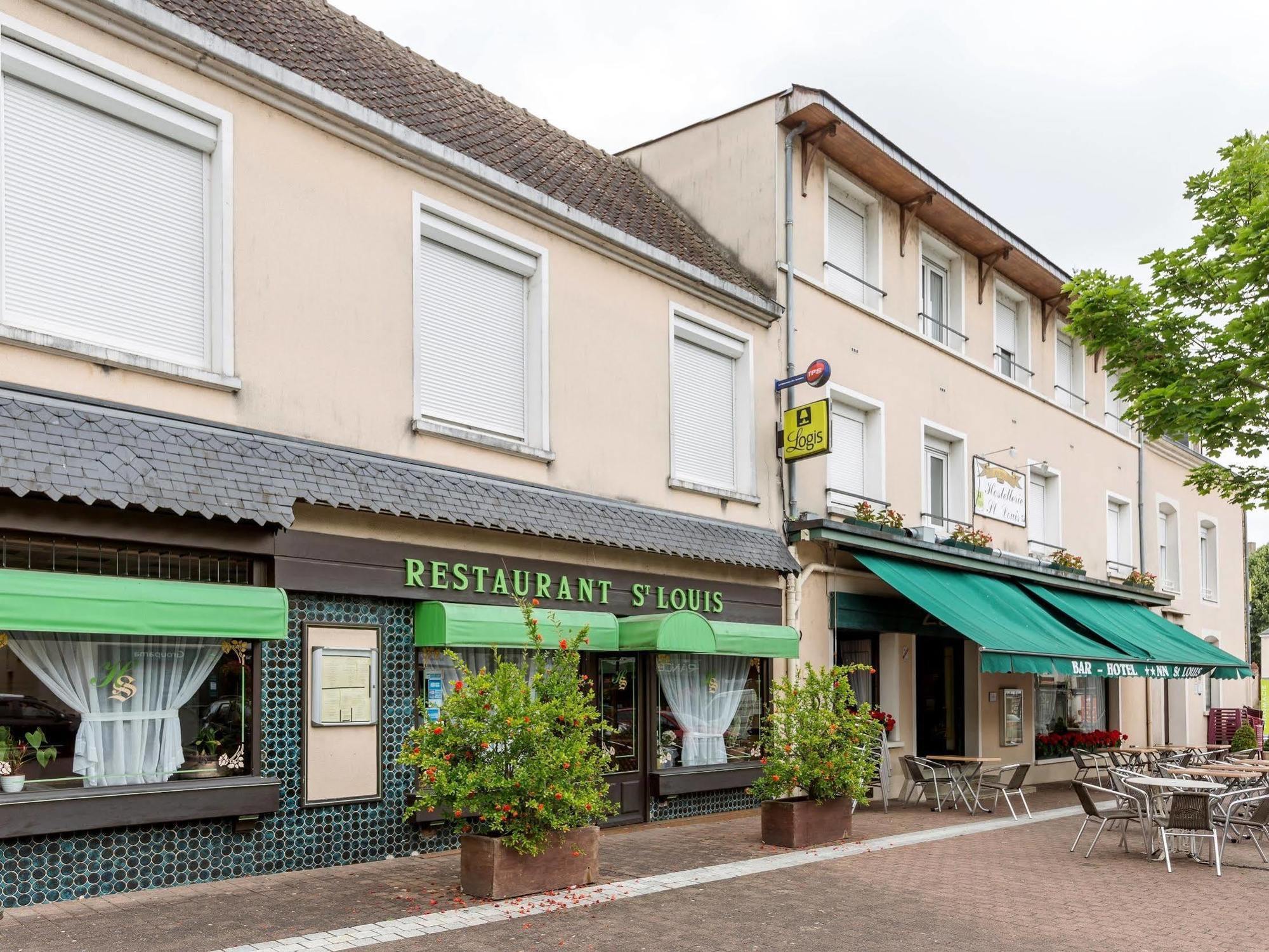 ホテル Logis Saint Louis La Suze-sur-Sarthe エクステリア 写真